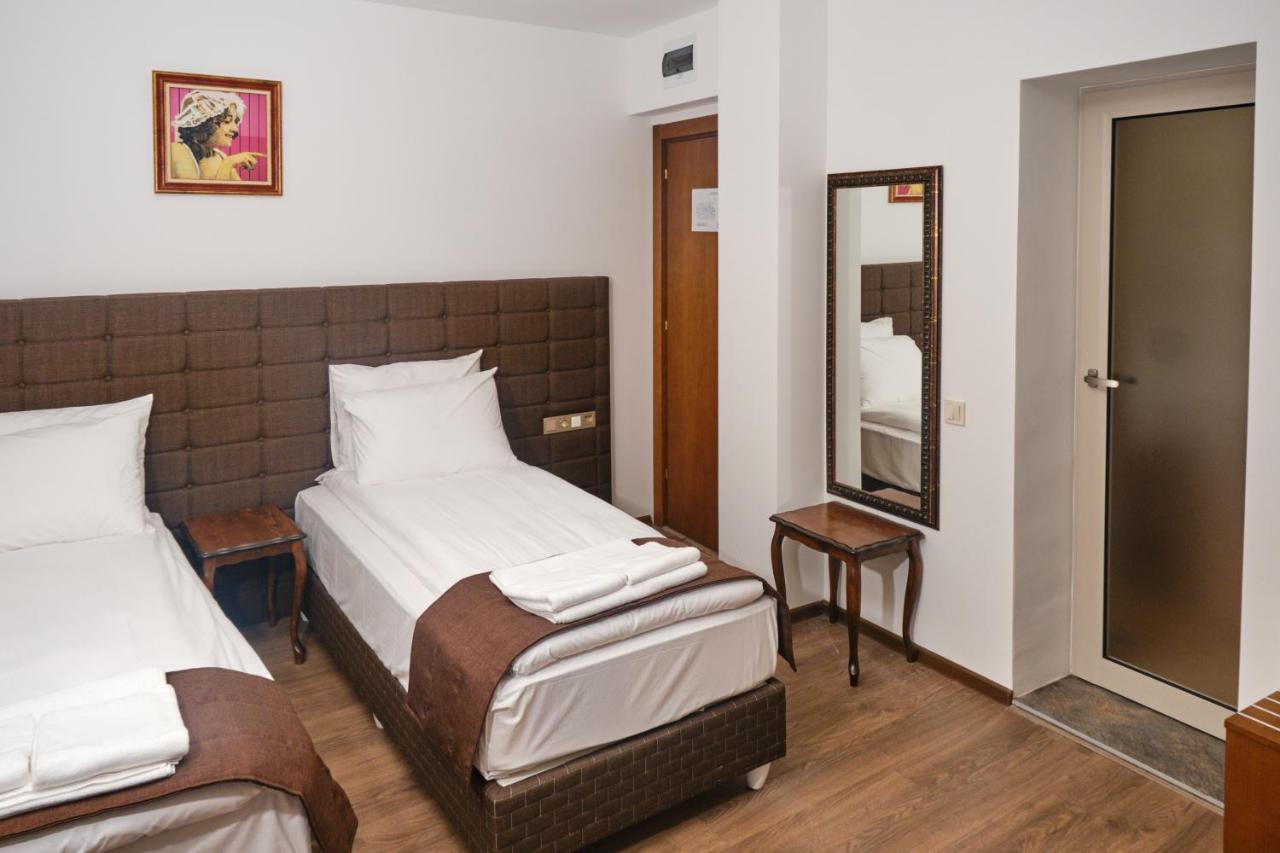 Hotel Splendid Плевна Экстерьер фото