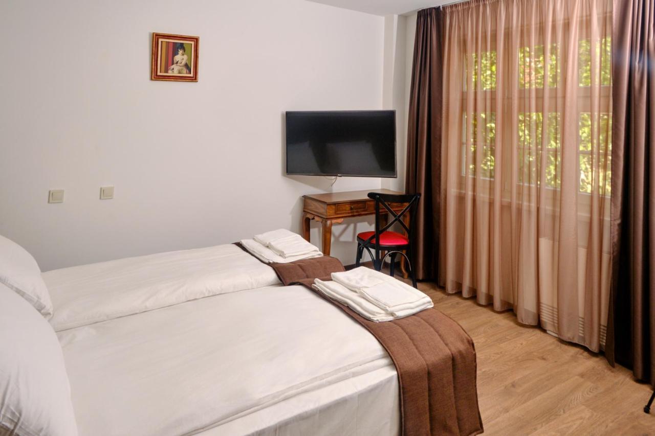 Hotel Splendid Плевна Экстерьер фото