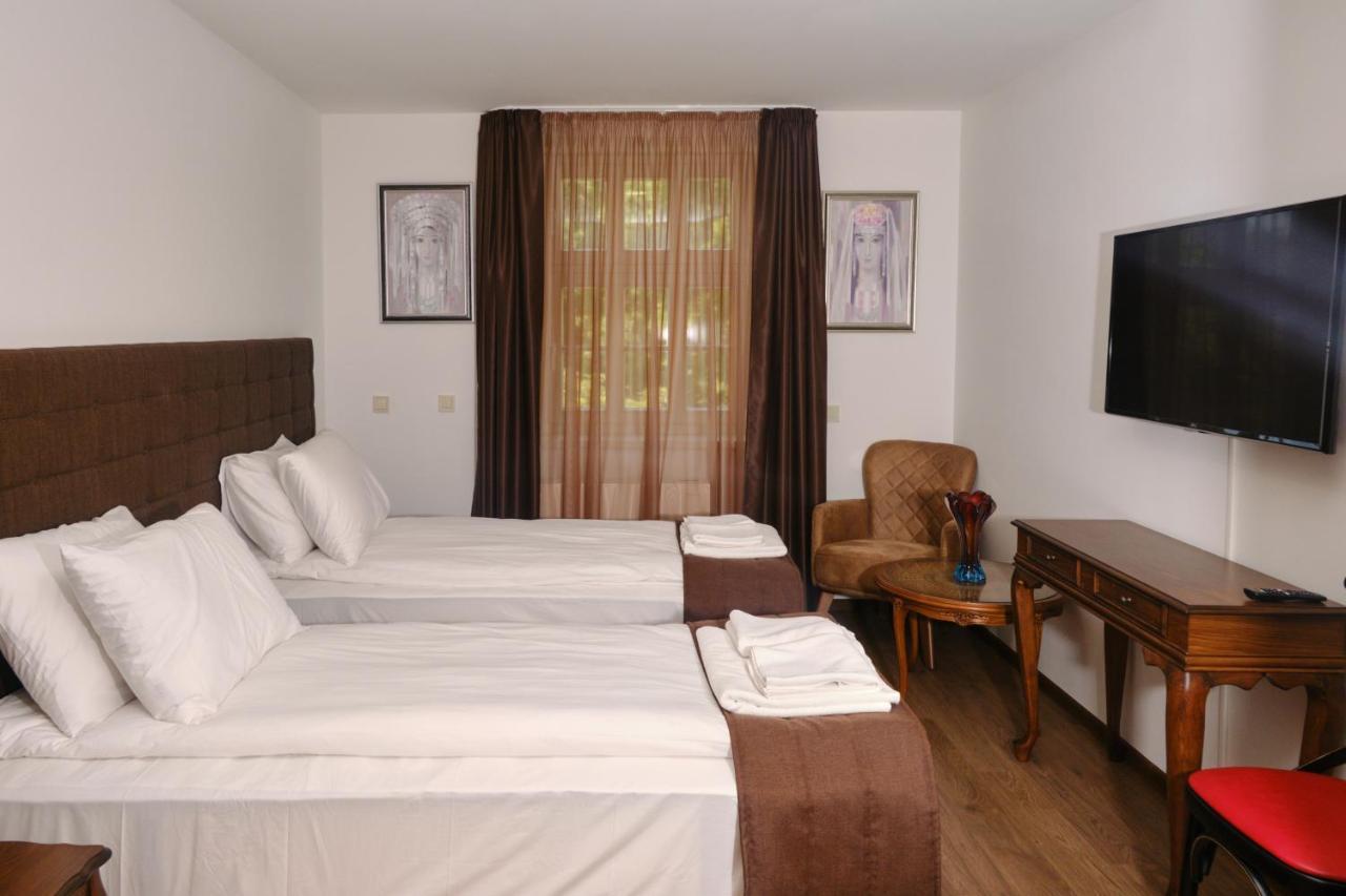 Hotel Splendid Плевна Экстерьер фото