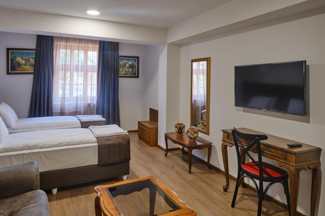 Hotel Splendid Плевна Экстерьер фото
